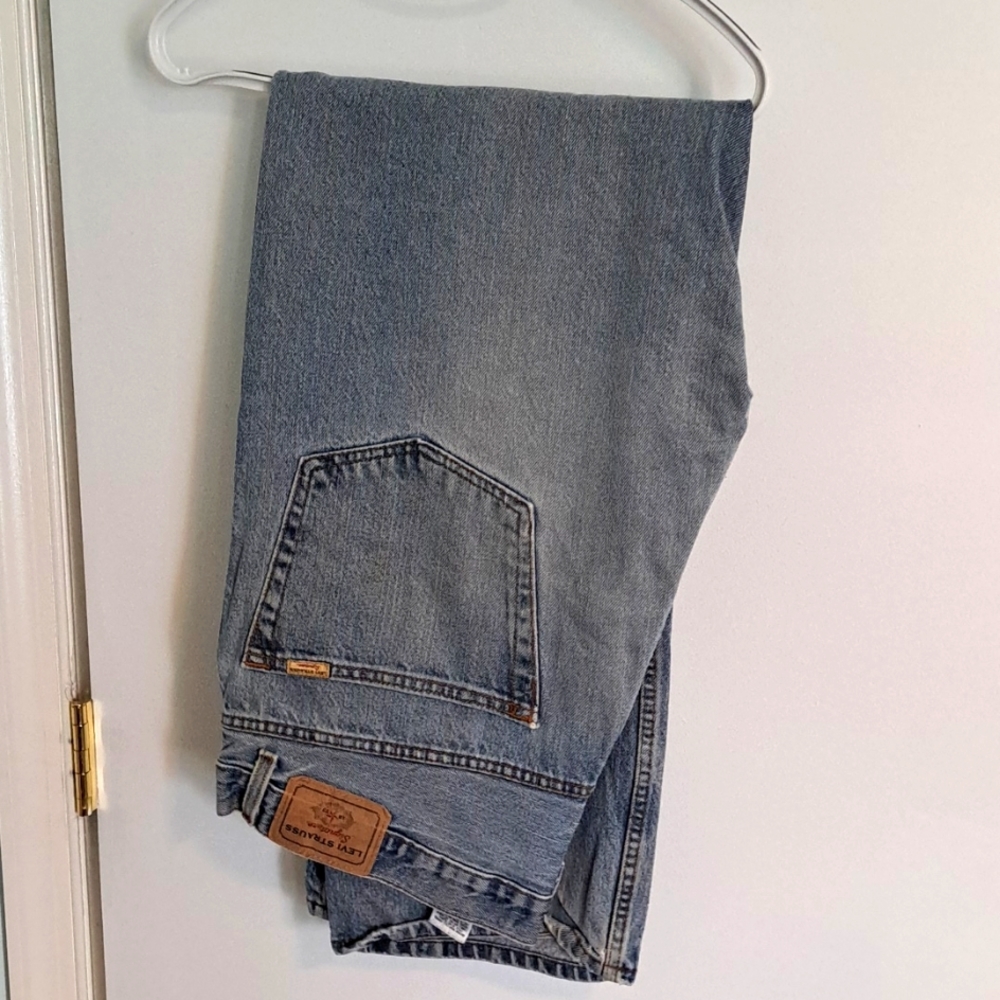 Brand New Levi's Blue Jeans, 42×32
